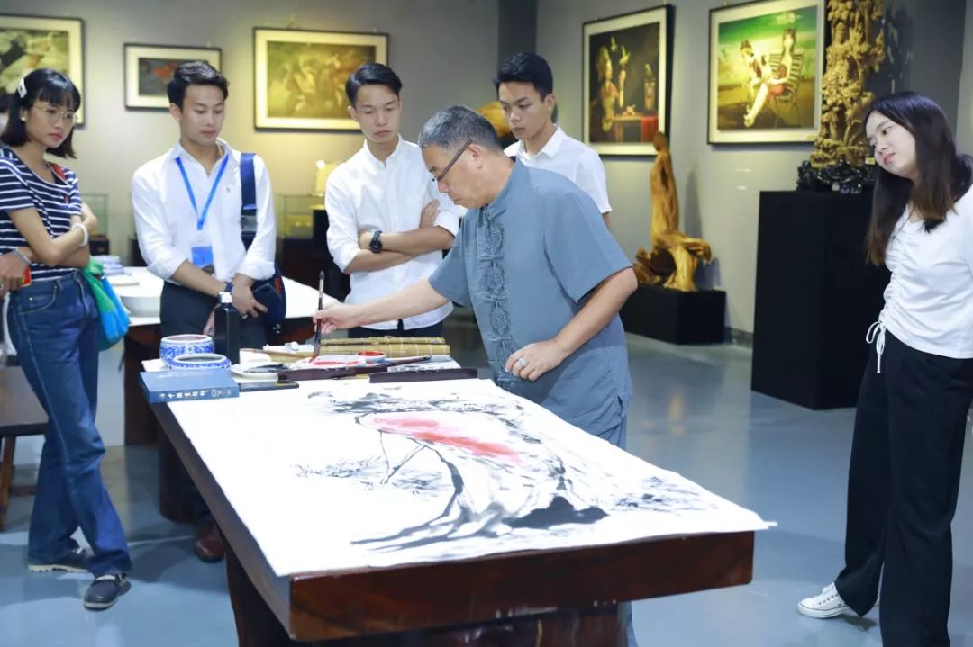 东盟文化艺术交流中心举办 “人文集美·书情画意”笔会交流活动