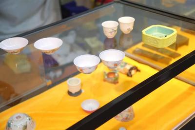 烟台市第二届全国国有文物商店文化艺术品交流会盛大开幕