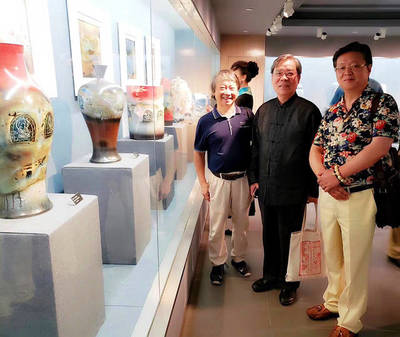 为上海文化新名片添彩——2018海派陶瓷艺术家作品交流展举行